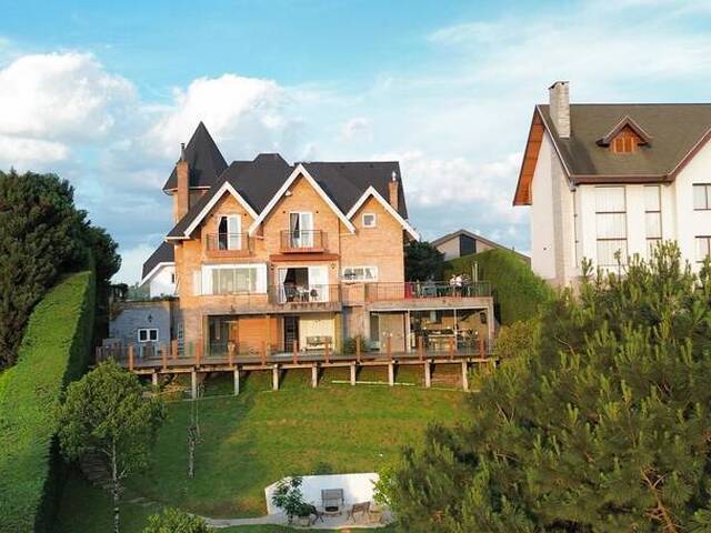 #5 - Casa para Venda em Campos do Jordão - SP