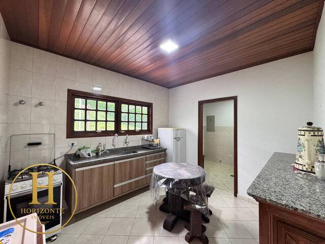 Casa para Venda em Campos do Jordão - 4