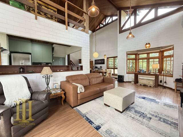 #17 - Casa para Venda em Campos do Jordão - SP
