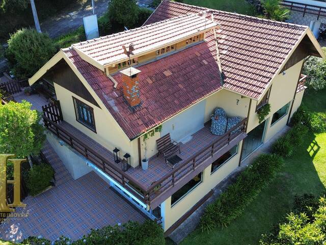 #18 - Casa para Venda em Campos do Jordão - SP