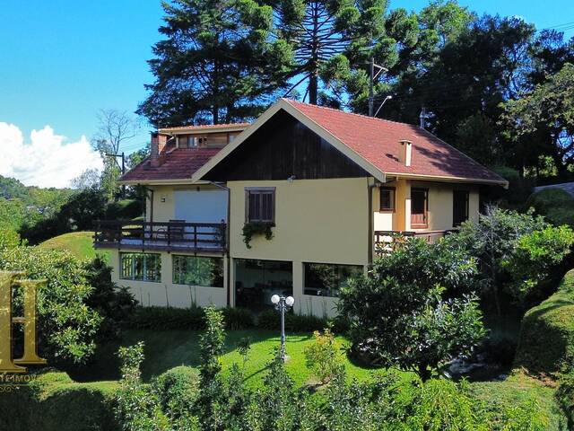 #18 - Casa para Venda em Campos do Jordão - SP
