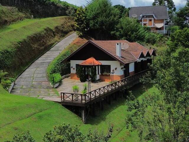 #19 - Casa para Venda em Campos do Jordão - SP - 1
