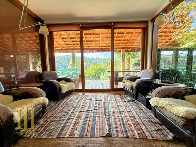 #27 - Casa para Venda em Campos do Jordão - SP