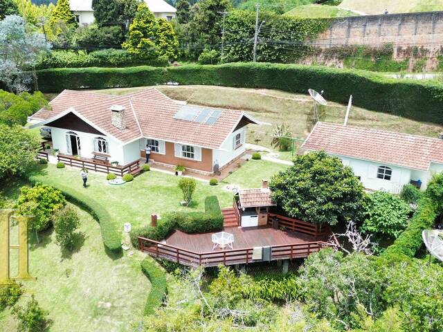#30 - Casa para Venda em Campos do Jordão - SP - 2
