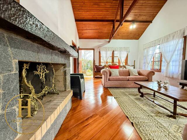 Casa para Venda em Campos do Jordão - 4